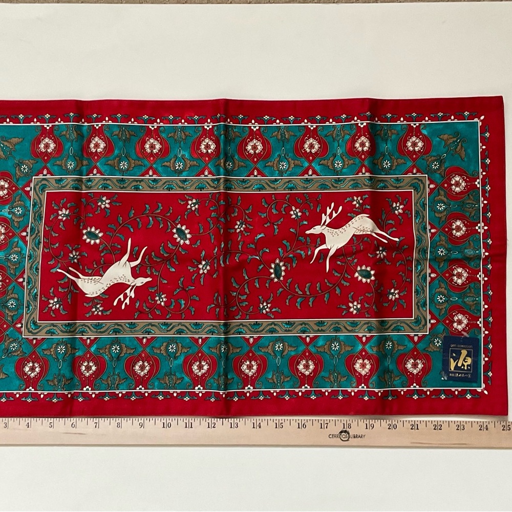 NWT Tablerunner Made in Japan
